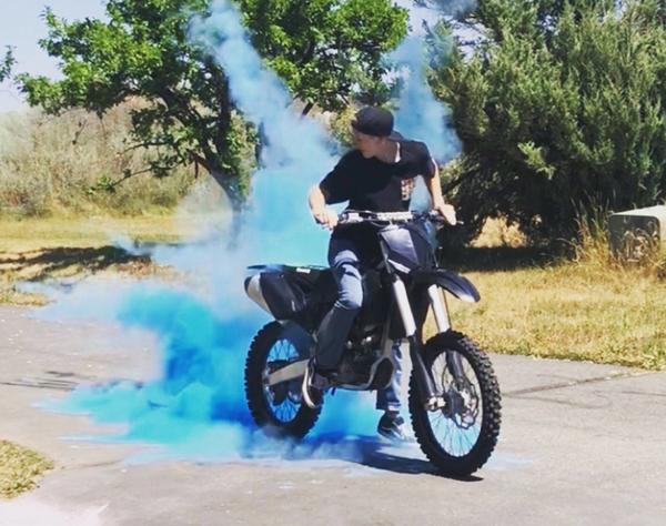 gender reveal holi powder non-toxic water soluble pink powder blue powder pink holi powder blue holi powder gender reveal australia sydney party baby shower car gender reveal car burnout car burnout reveal gender motorbike gender reveal motorcycle powder gender reveal