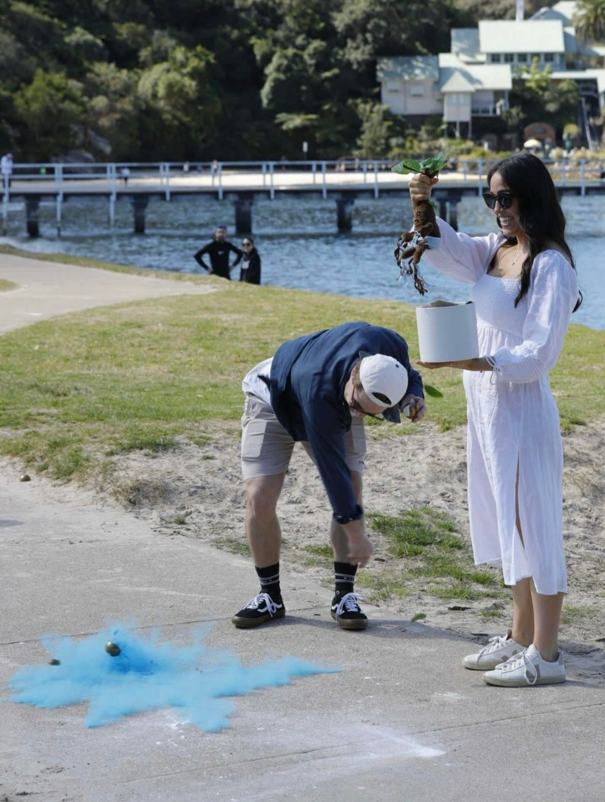 Golden Wizard Gender Reveal Ball – Pink or Blue Powder Explosion – Unique Novelty Reveal Idea