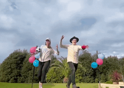 AFL Gender Reveal Footy Ball – “It’s a Girl” Pink Powder Smoke with Interactive Reveal (Assembly Required)