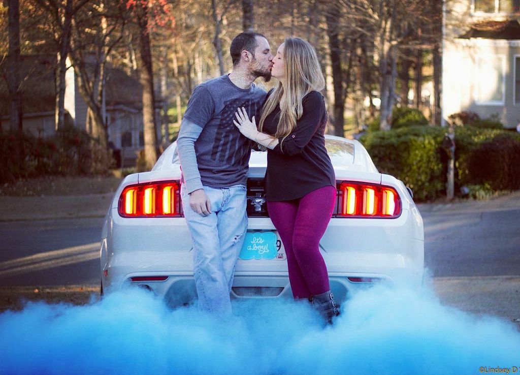gender reveal holi powder non-toxic water soluble pink powder blue powder pink holi powder blue holi powder gender reveal australia sydney party baby shower car gender reveal car burnout car burnout reveal gender