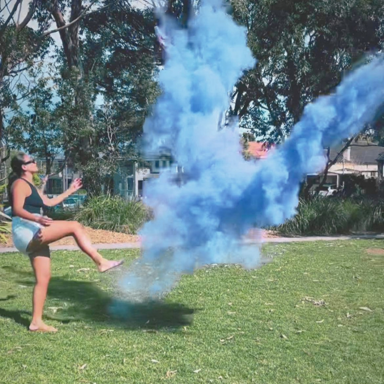 Sydney Australia smoke powder explosive rugby ball NRL league footy football gender reveal he or she boy or girl y Sydney Australia powder holi powder kit pink or blue powder DIY Joyful reveals surprise top secret AFL Pink it's a girl It's a boy blue
